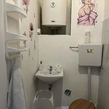 Rifugio Con Cortile شقة *