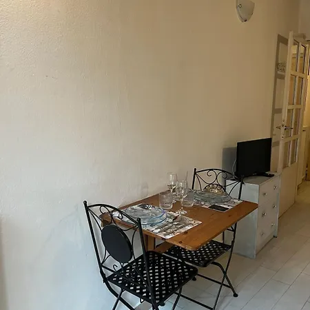 Rifugio Con Cortile شقة